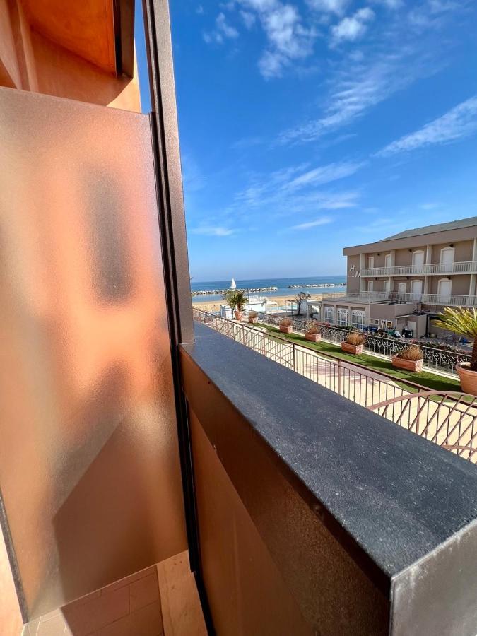 Hotel Giorgetti Orange Беллария-Иджеа-Марина Экстерьер фото