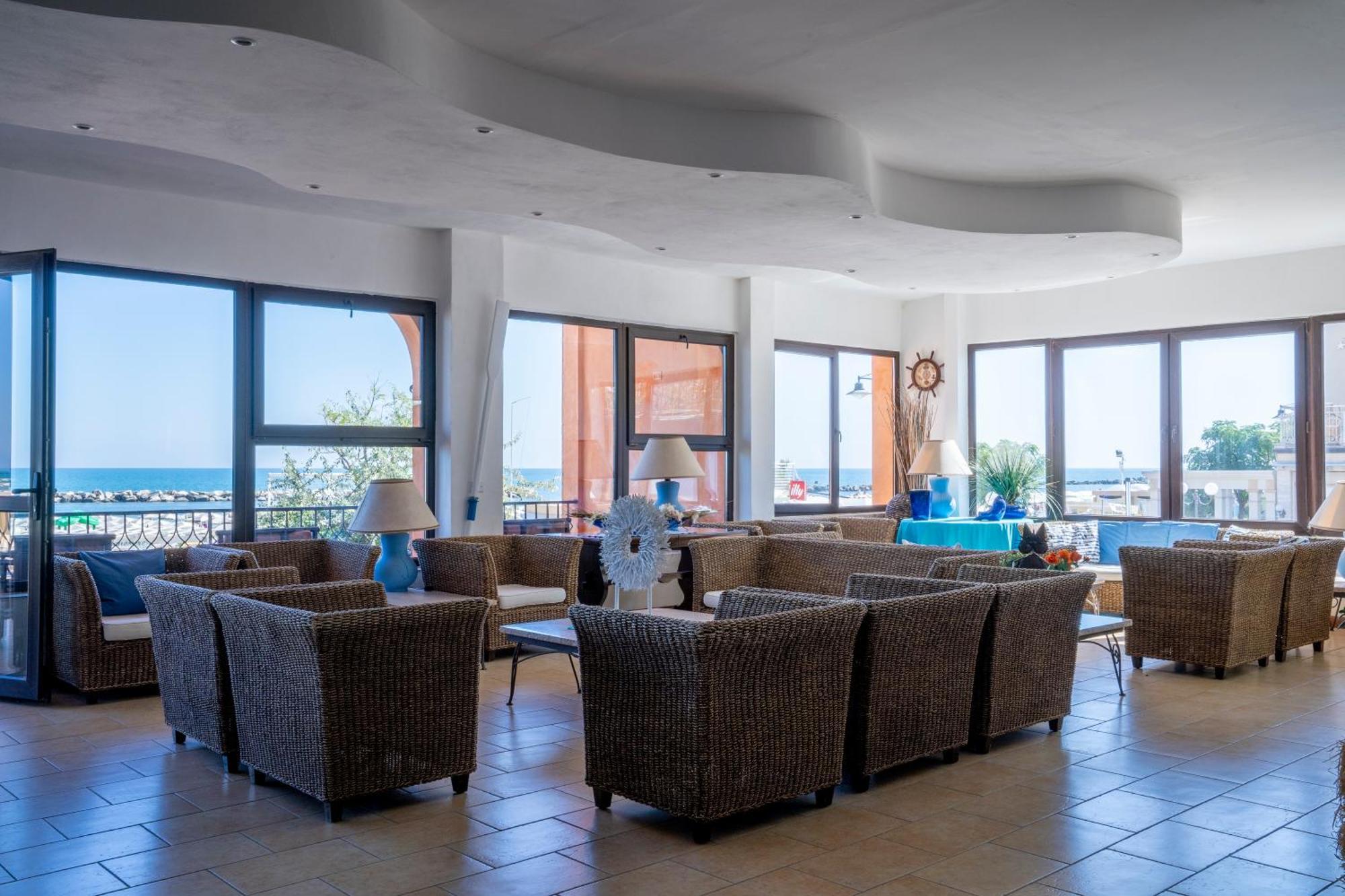 Hotel Giorgetti Orange Беллария-Иджеа-Марина Экстерьер фото